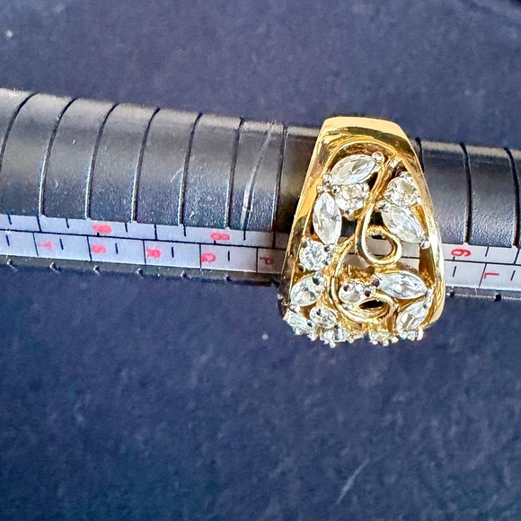 Vintage Gold Tone Rhinestone Floral Statement Ring - Picture 4 of 8